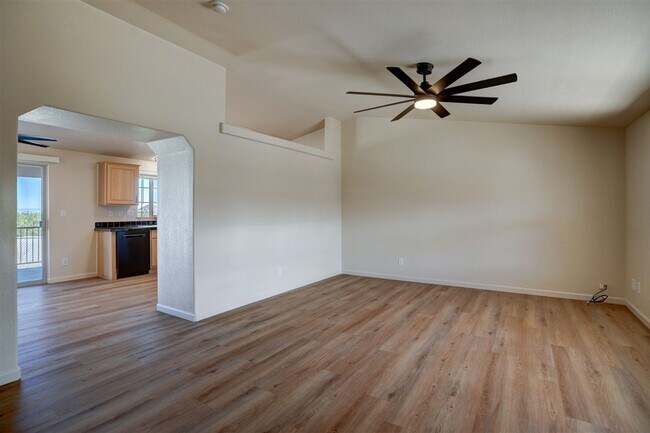 Building Photo - 3 Bedroom, 2 Bath Home with Views of Willo...