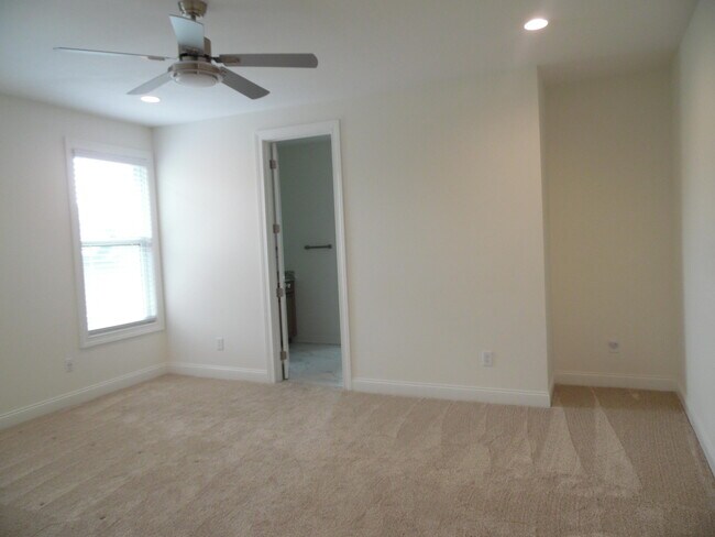 Building Photo - 2331 Coroneo Ln