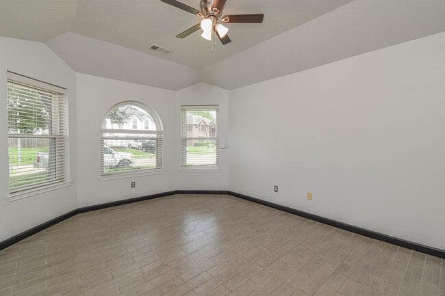 Building Photo - 8914 Emerald Heights Ln