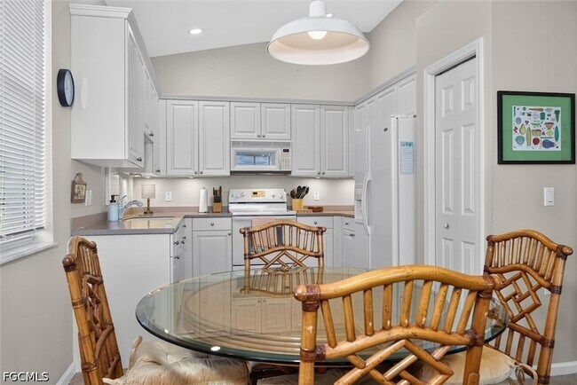 Building Photo - 3080 Meandering Way
