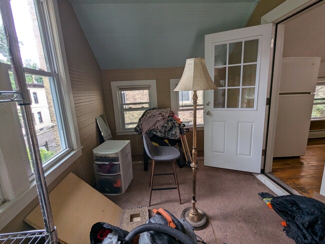 Rear entry room - 612 7th St SE