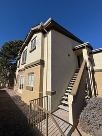 Building Photo - 3 Bed 2 Bath Condo!