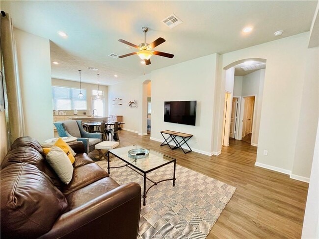 Building Photo - 2103 Dumfries Dr