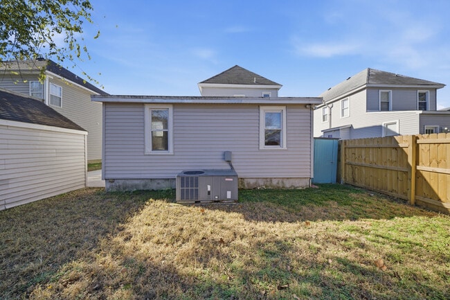 Building Photo - 146 W Seaview Ave