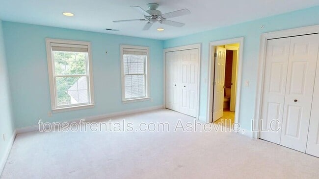 Building Photo - 385 Mistletoe Trail