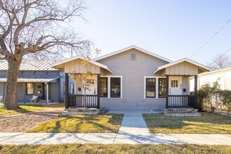 Building Photo - RECENTLY RENOVATED CHARMING 1/1 DUPLEX IN THE HAPPENING HISTORIC DISTRICT OF DIGNOWITY HILL
