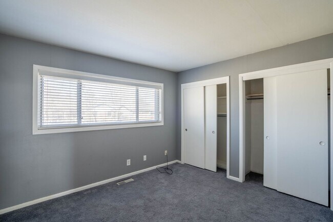 Building Photo - 4132 E 48th Pl