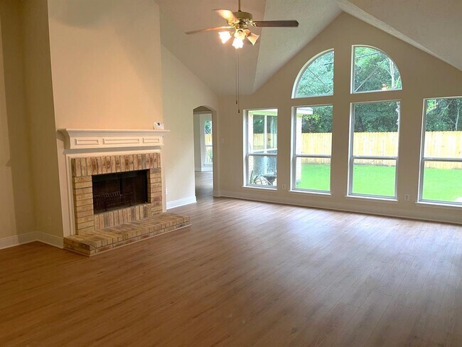 Building Photo - 14615 Wressell Dr