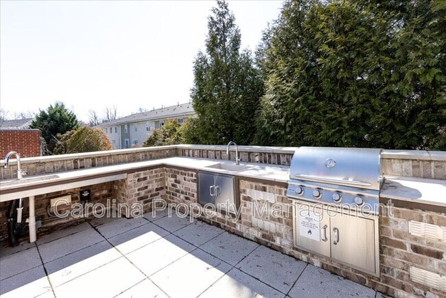 Building Photo - 3630 N Davidson St