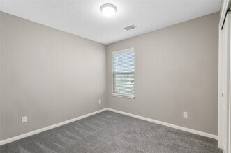 Building Photo - 124 Artesian Way