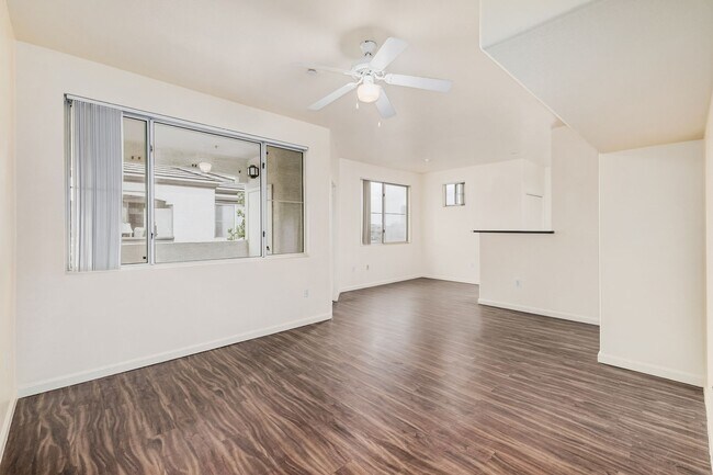 Building Photo - 2 Bedroom, 2 Bath In Central Phoenix