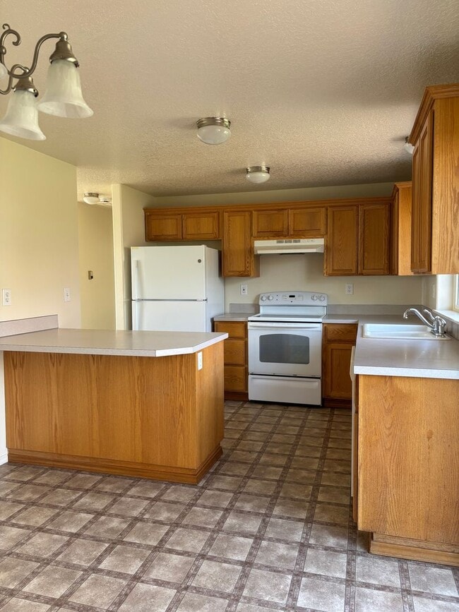 $500.00 OFF 1ST FULL MONTH'S RENT F... - $500.00  OFF  1ST  FULL  MONTH'S  RENT   F...
