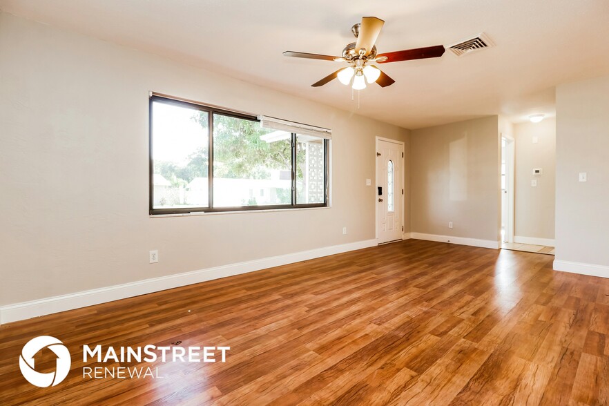 Building Photo - 9894 110th Ln N