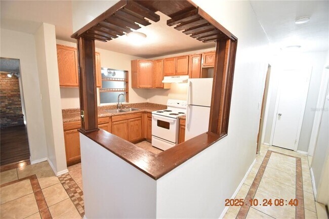 Building Photo - 10011 N 28th St