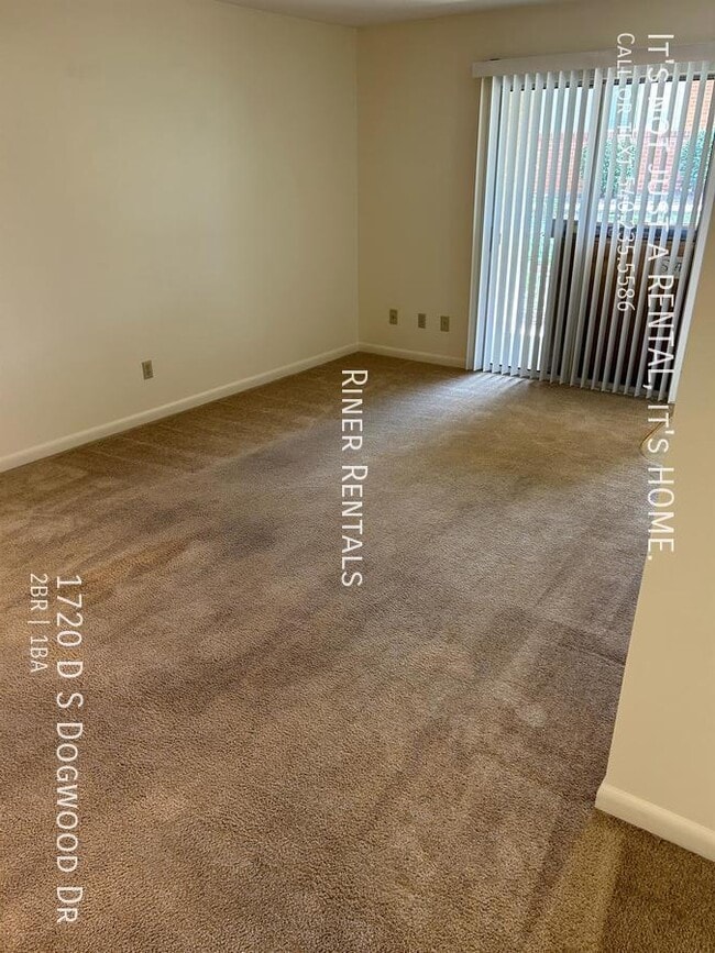 Building Photo - 1720 S Dogwood Dr