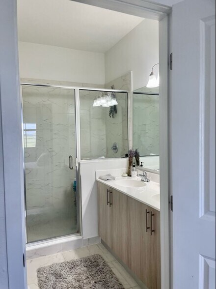 master bath - 15650 SW 136th St