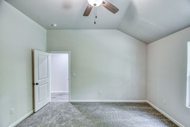 Building Photo - 932 Varenna Ct