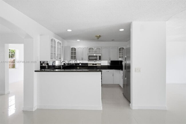 Building Photo - 7434 Thatcher Ave
