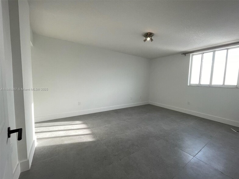 Building Photo - 8888 Collins Ave