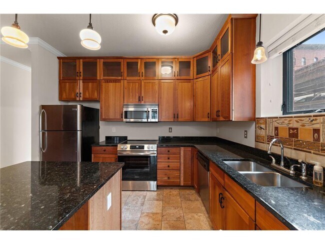 Building Photo - 270 4th St E