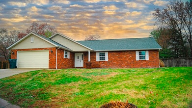 Building Photo - Spruce Hill