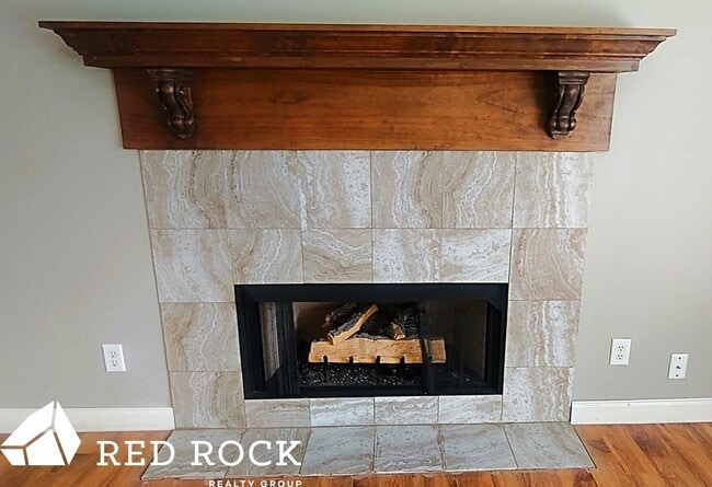 Building Photo - Beautiful 4 BR,  2.5 Bath Home in Oak Mountain School District Available Now