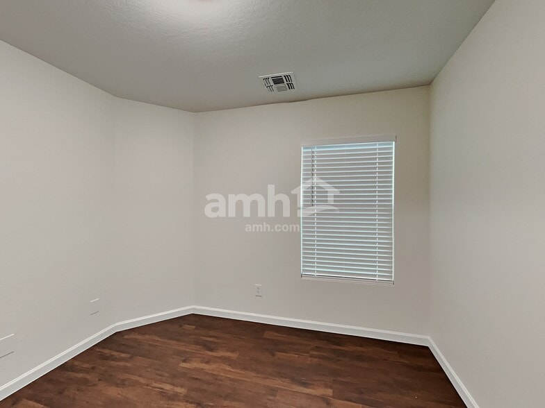 Building Photo - 14920 N 172nd Ln