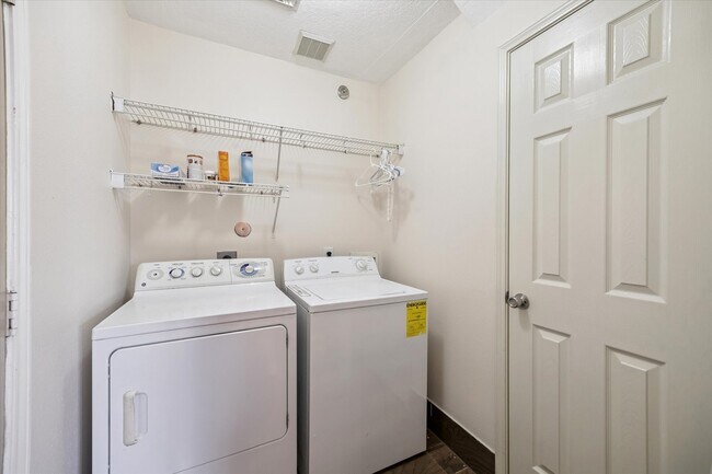 Building Photo - 17610 Prospect Meadows Dr