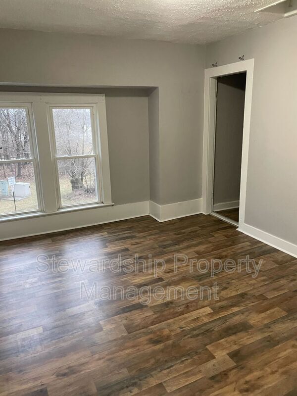 Building Photo - 508 Tremont Ave SW