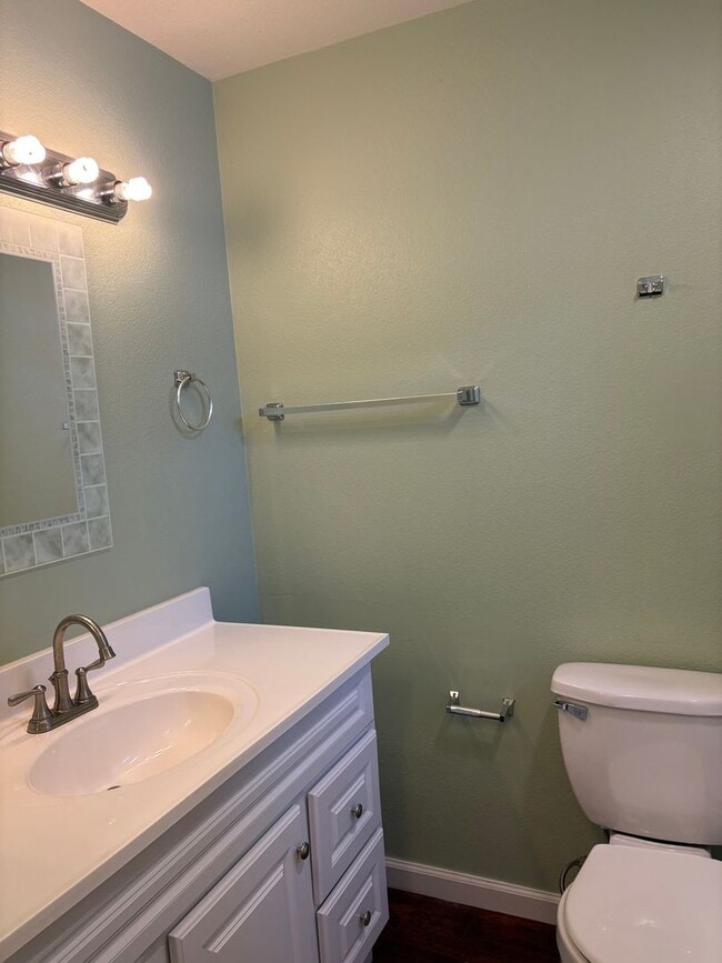 Building Photo - 1069 Ely Blvd S