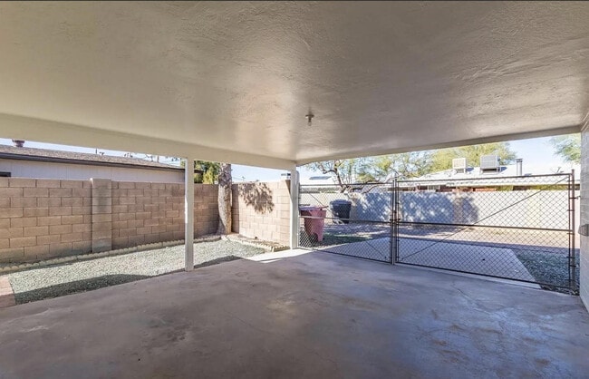 Building Photo - 8444 E Coronado Rd