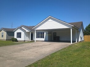 Building Photo - 3Bed/2Bath house on dead-end road