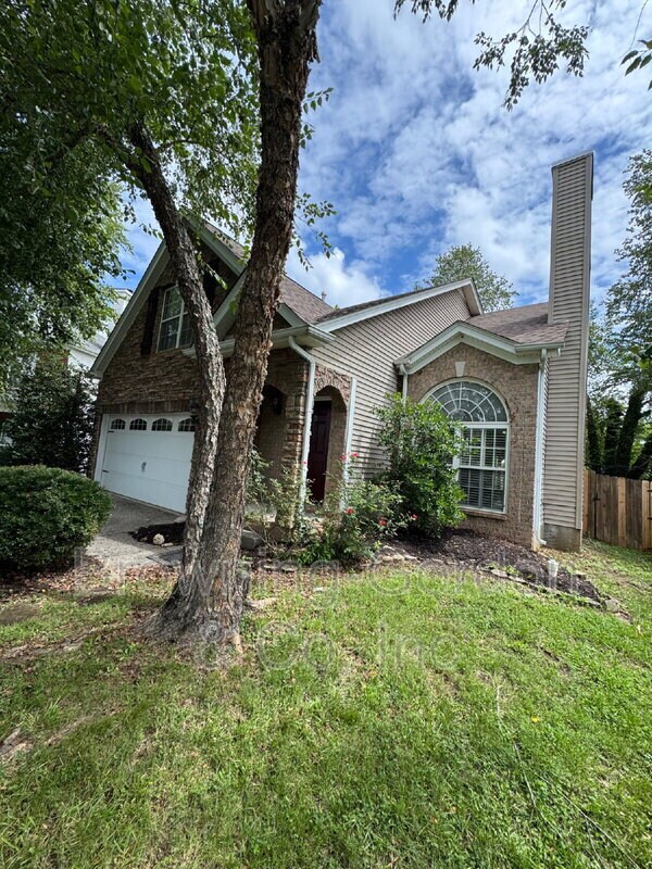 Building Photo - 212 Claybrook Ln