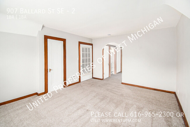 Building Photo - Available Now | 1 Bedroom 1 Bath Upper Lev...