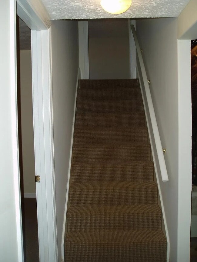 Building Photo - 506 Jefferson Dr