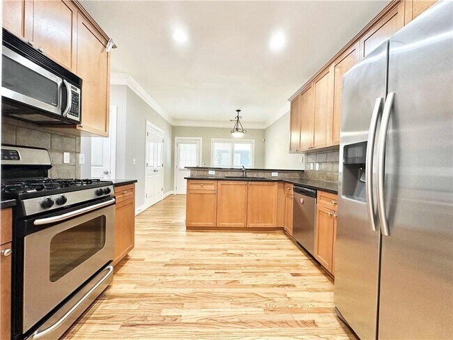 Building Photo - 1541 Gilstrap Ln NW