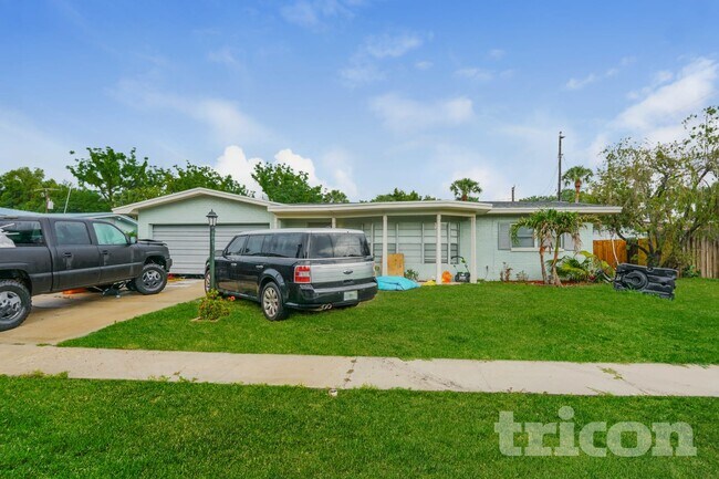 Building Photo - 3516 E Roundtree Dr