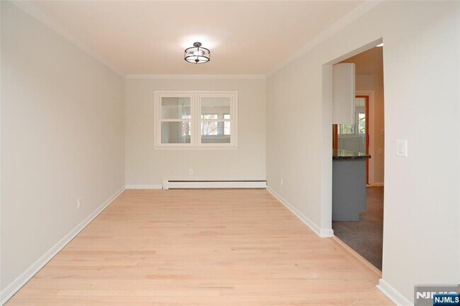 Building Photo - 43 Spruce Ave