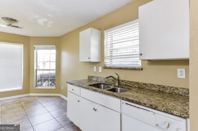Building Photo - 4736 Klondike Cir
