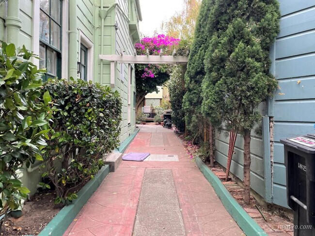 Building Photo - 3986 Cesar Chavez St