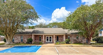 Building Photo - Brookhollow Apartments