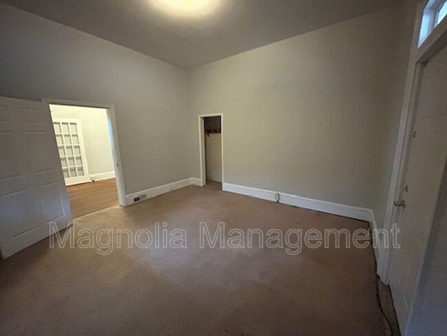 Building Photo - 241 Davis St