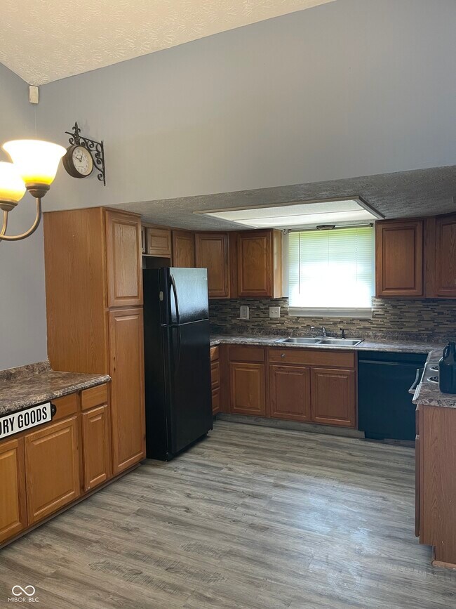 Building Photo - 6268 Glenshire Ln