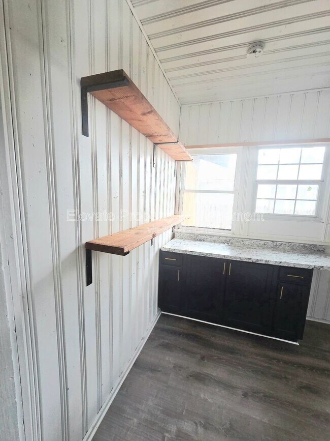 Building Photo - 1625 NW 33rd St