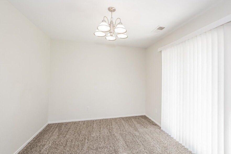 Building Photo - 3031 Buckleigh Dr