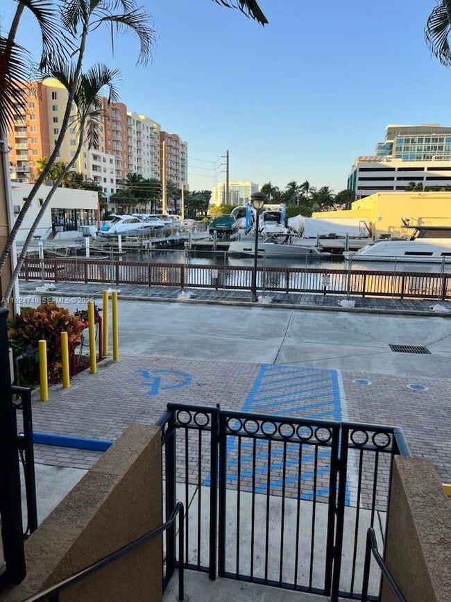 Building Photo - 2891 NE 185th St