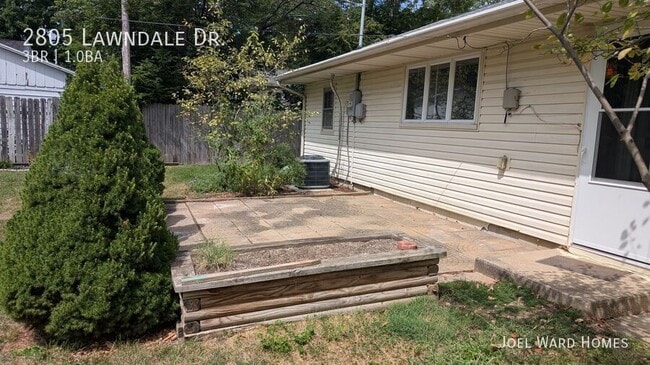 Building Photo - 2805 Lawndale Dr