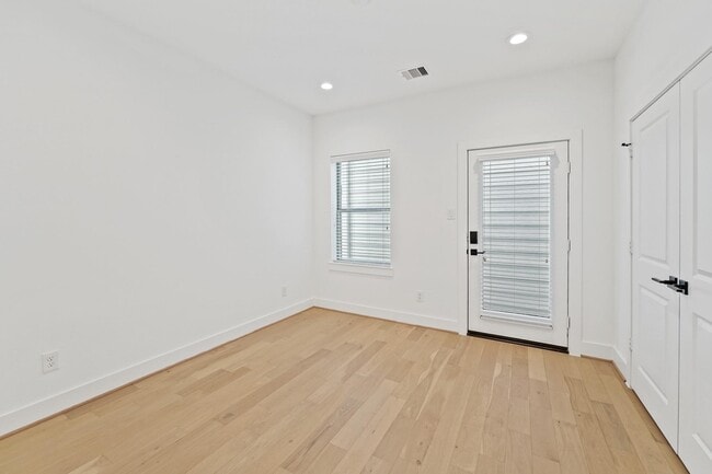 Building Photo - 1108 Brooks St