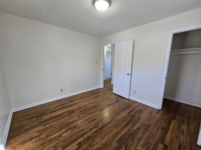 Building Photo - 514 Homeland Ave