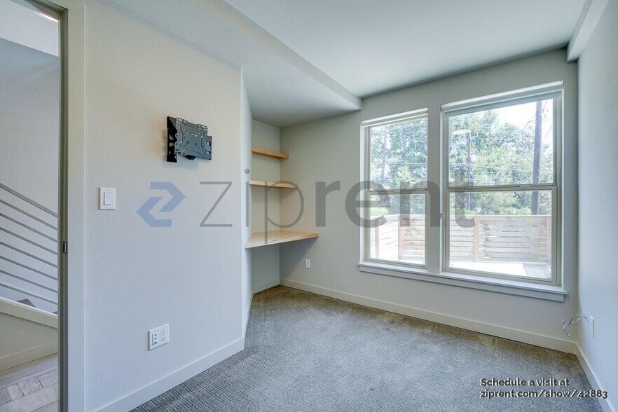 Building Photo - 3835 Gilman Ave W